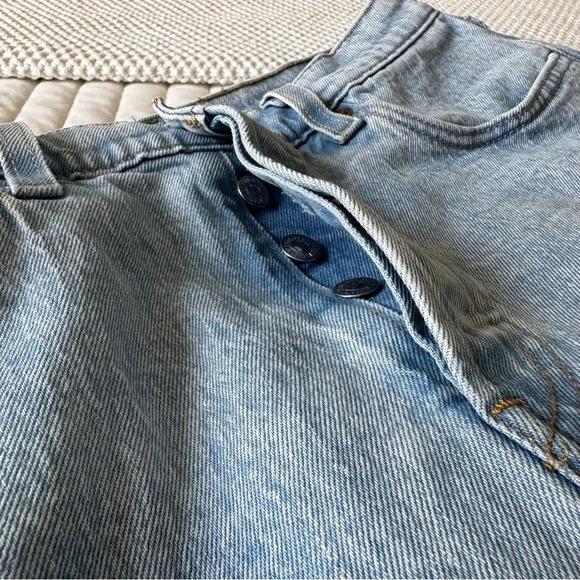 Levi’s 501 Original Cropped Jeans, Light Wash | Size 28 - Picture 5 of 8